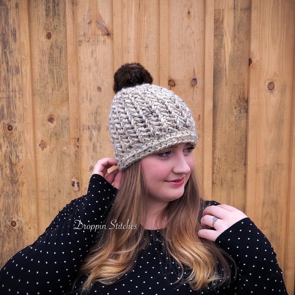 WELCOME TO MY CLOSET! - Picture 5 of 7